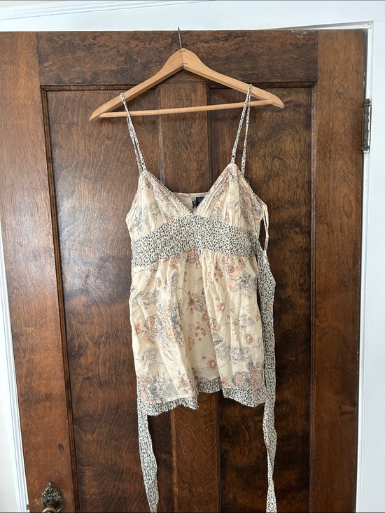 Passport Tops - Vintage Y2K Passport Floral Cream Spaghetti Strap Tank Top